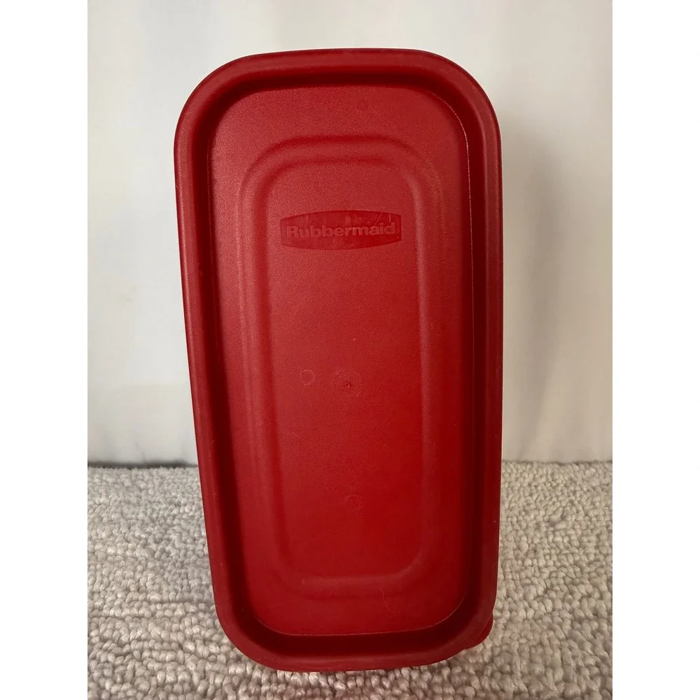 Rubbermaid Food‎ Storage Container Red Lid Rectangle 2.5L Made in USA